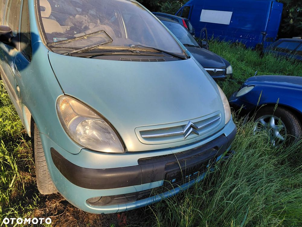 Części CITROEN C4 PICASSO 2.0HDI 2002r. LAMPY PRZÓD prawe lewa KNBC - 1
