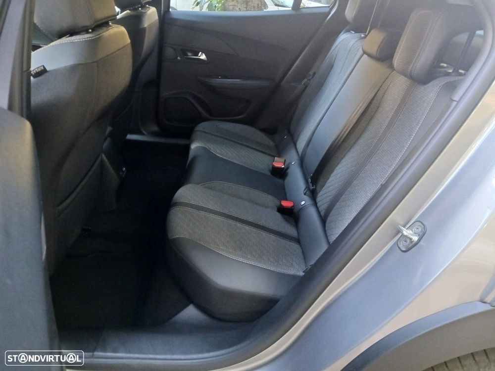 Peugeot 2008 1.2 Hybrid Allure e-DCS6 - 30