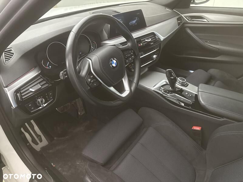 BMW Seria 5 530i GPF xDrive M Sport sport - 10