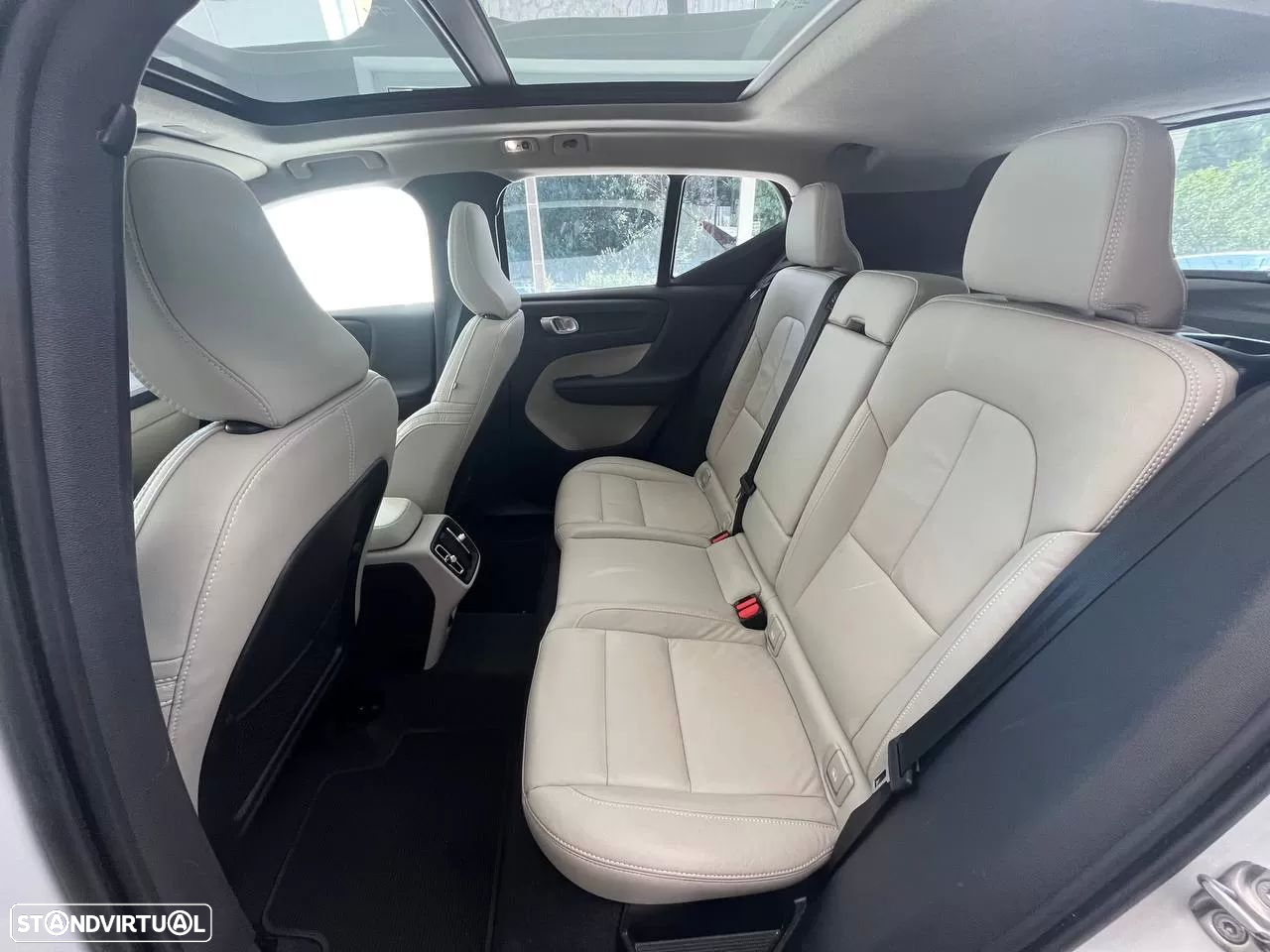 Volvo XC 40 1.5 T2 Plus Dark Auto - 13