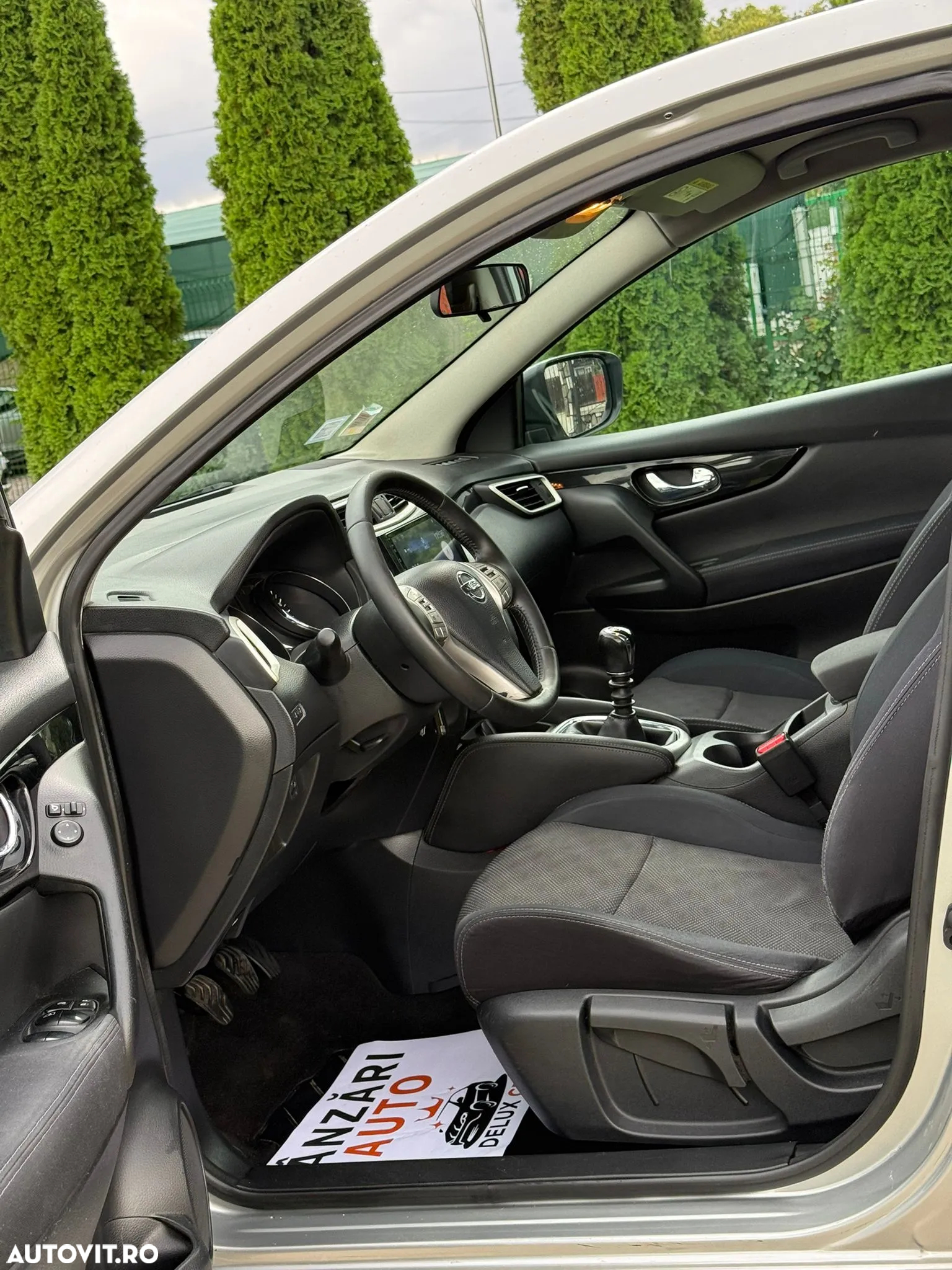 Nissan Qashqai 1.5 DCI Start/Stop N-Connecta - 6