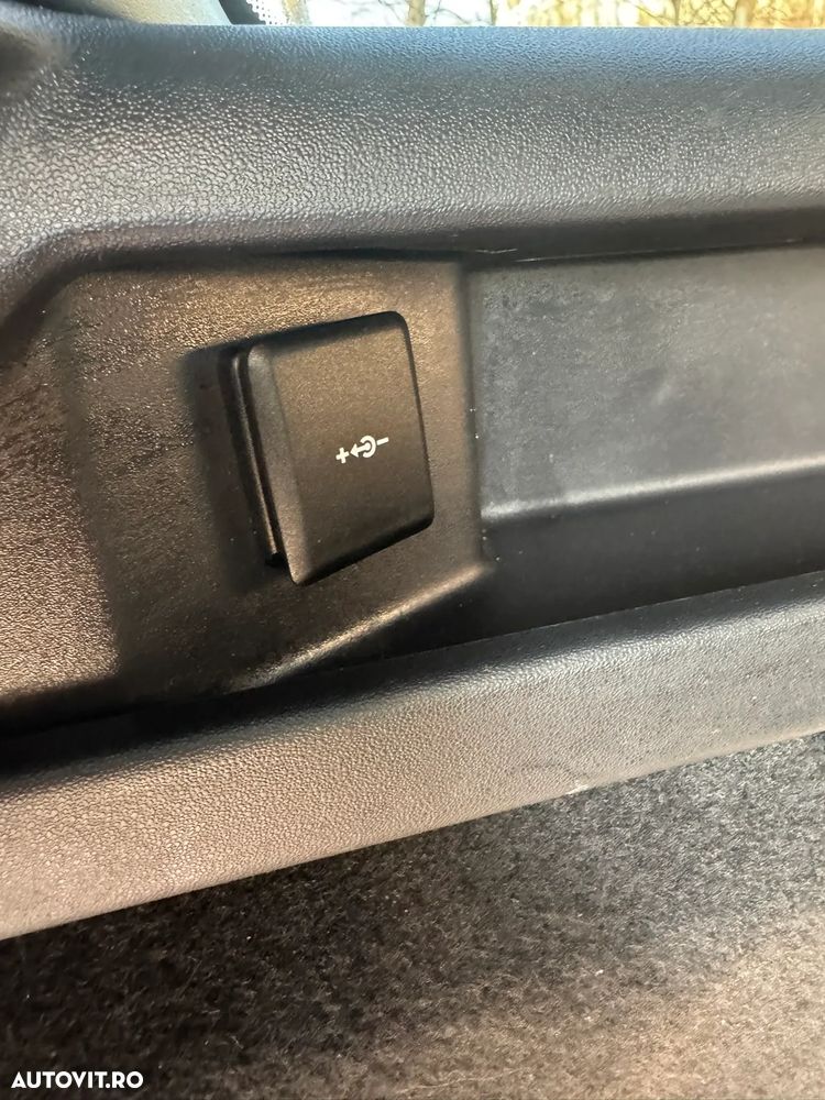 Land Rover Discovery Sport 2.0 D180 R-Dynamic MHEV - 21