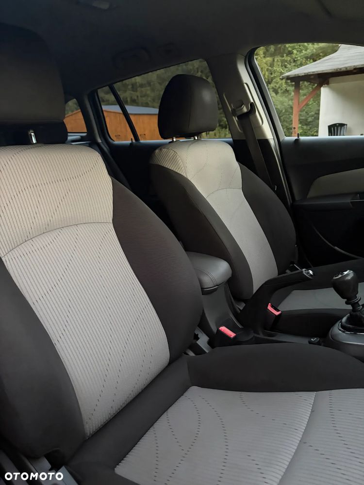 Chevrolet Cruze 1.6 LT - 10