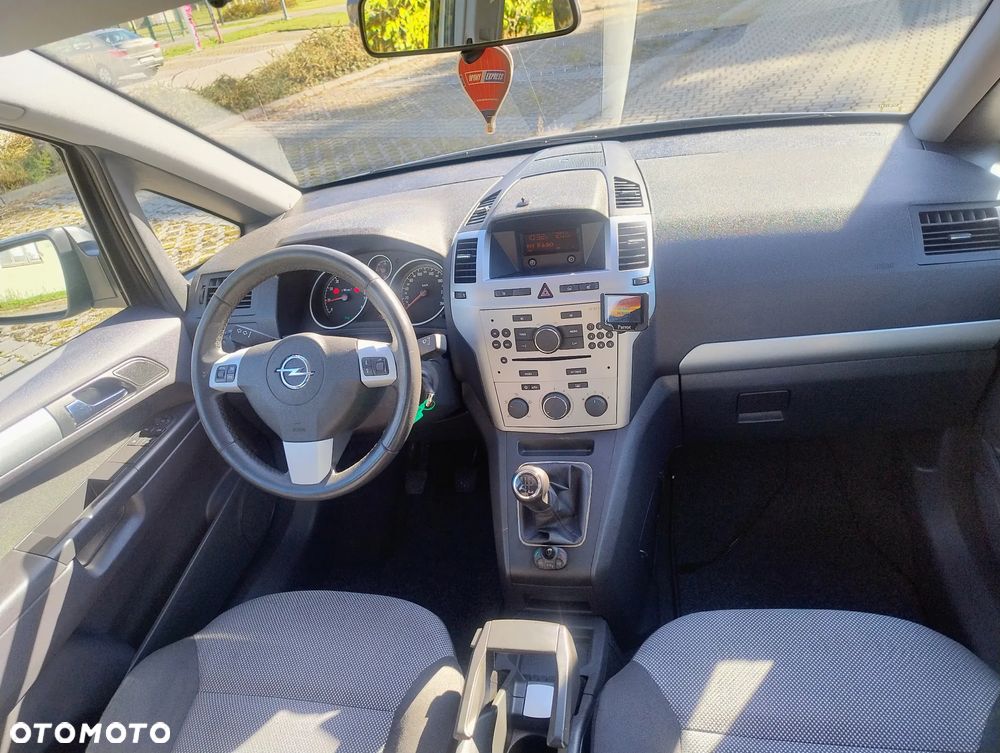 Opel Zafira 1.8 Enjoy - 16