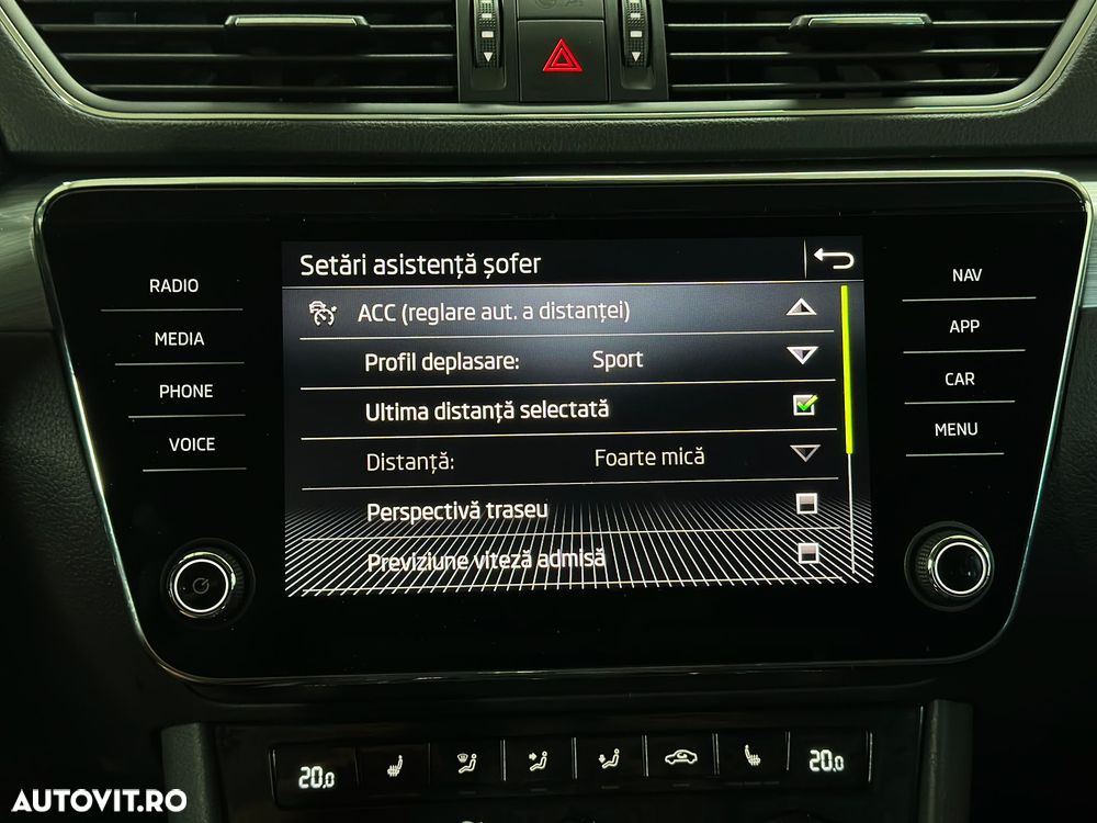 Skoda Superb 2.0 TDI DSG Ambition - 29