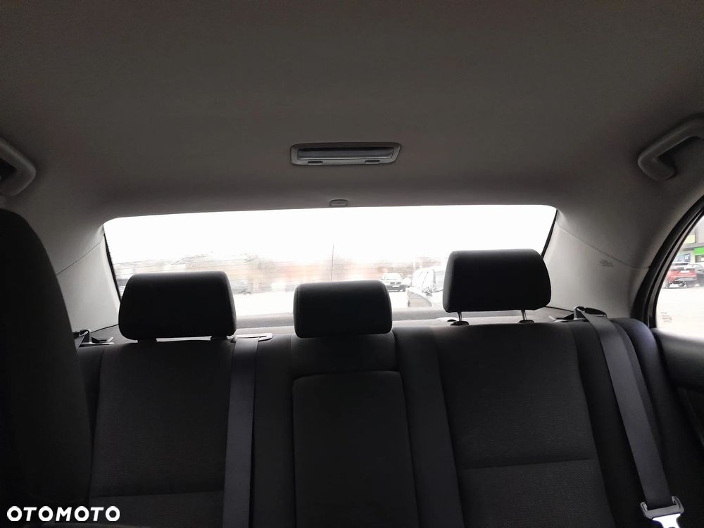 Toyota Avensis 1.8 VVT-i Luna - 5