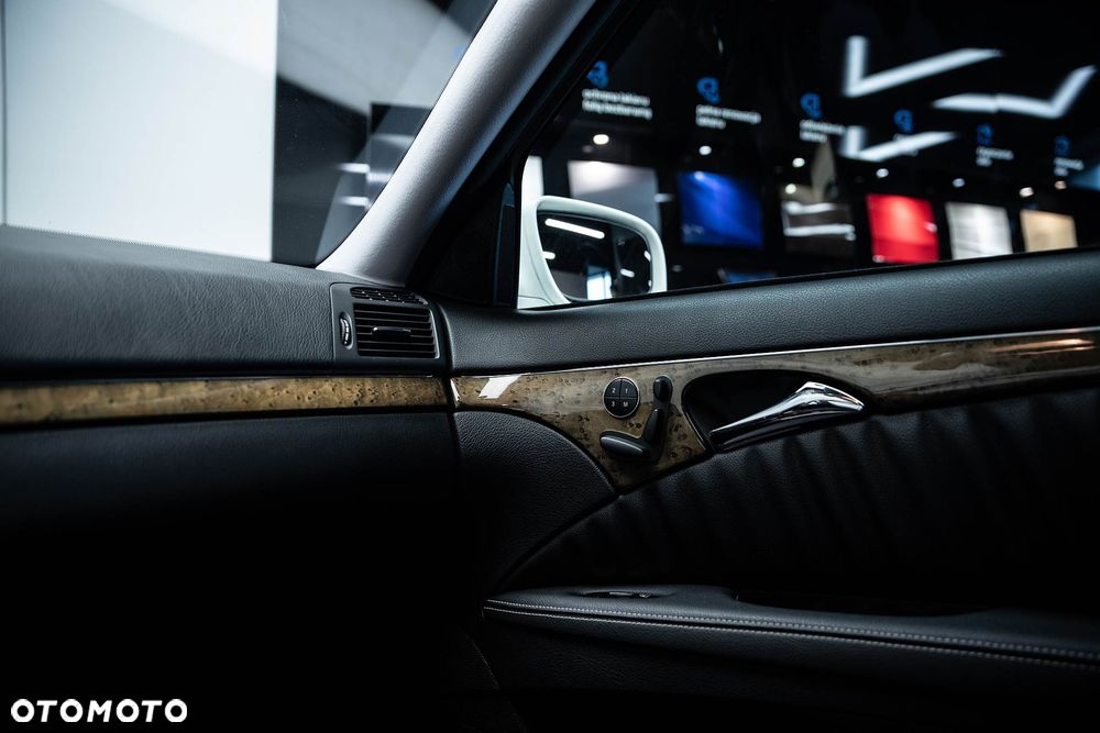 Mercedes-Benz Klasa E 500 Avantgarde - 22