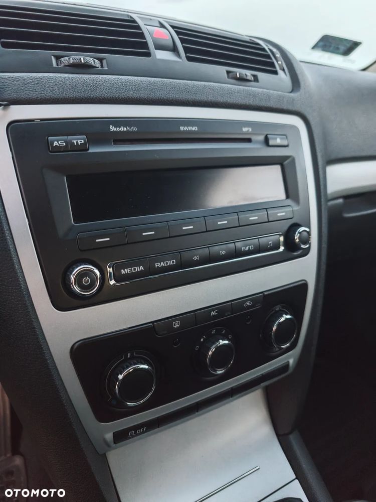 Skoda Octavia 1.6 TDI Ambiente - 6