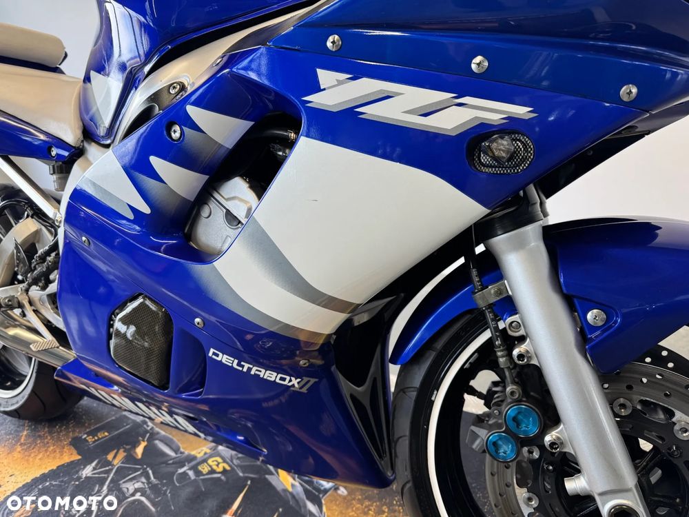 Yamaha R6 - 10