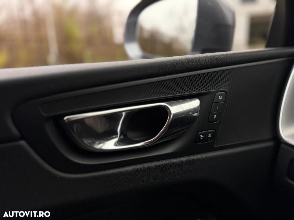 Volvo XC 60 D5 AWD Geartronic Inscription - 11