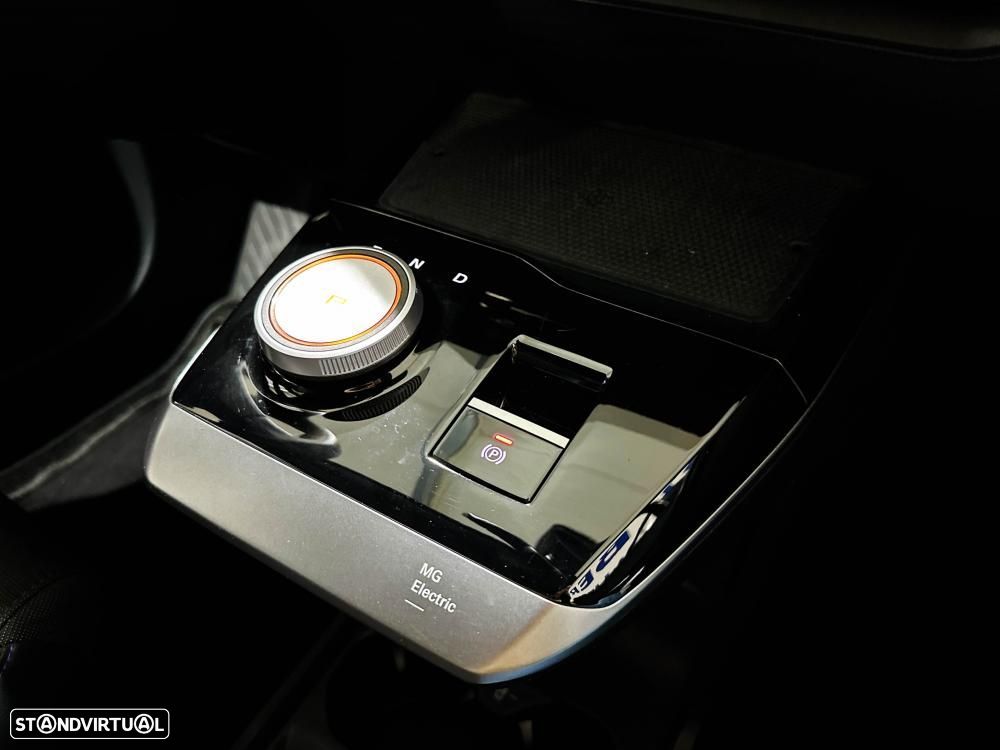 MG MG4 64 kWh Luxury - 29