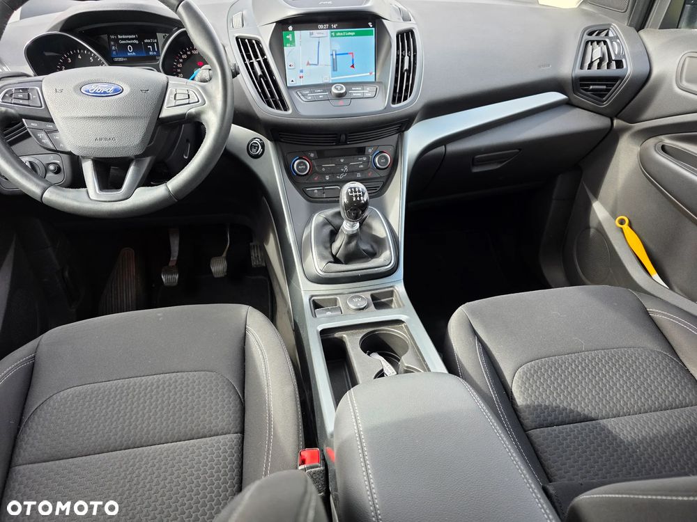 Ford Kuga - 10