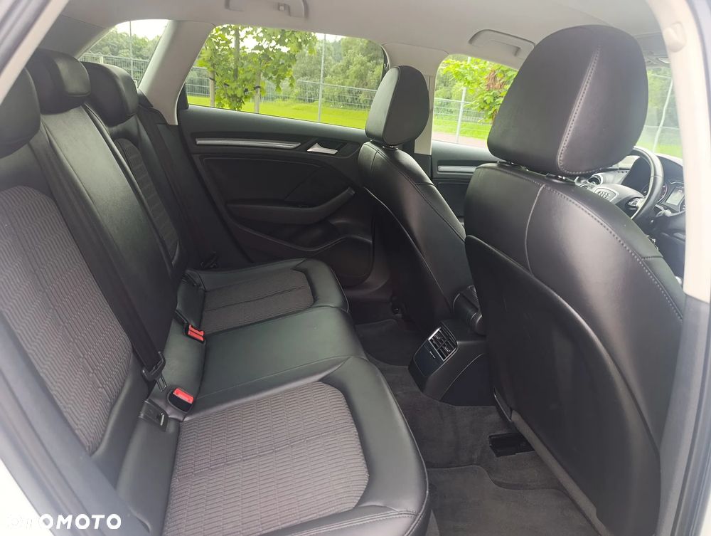Audi A3 Sportback 30 g-tron S tronic - 17