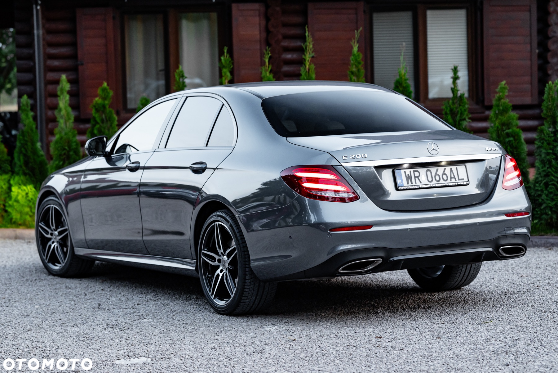 Mercedes-Benz Klasa E 200 4Matic 9G-TRONIC - 11