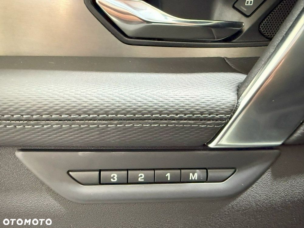 Land Rover Discovery Sport - 11