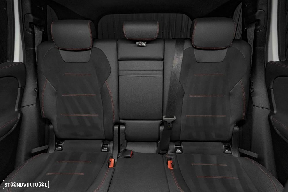 Mercedes-Benz GLB 200 7G-DCT AMG Line - 27