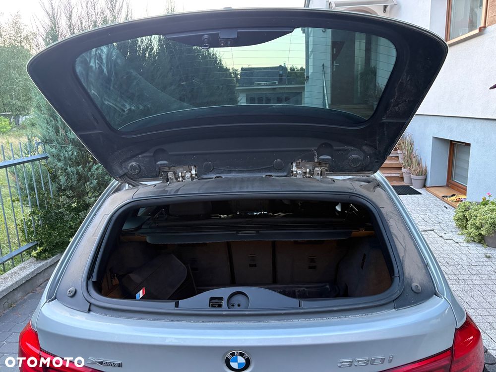 BMW Seria 3 330i xDrive Sport Line - 9