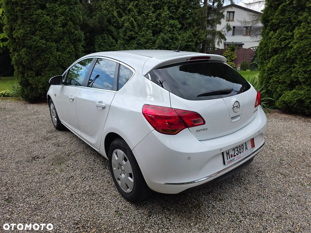 Opel Astra 2014 photo 5