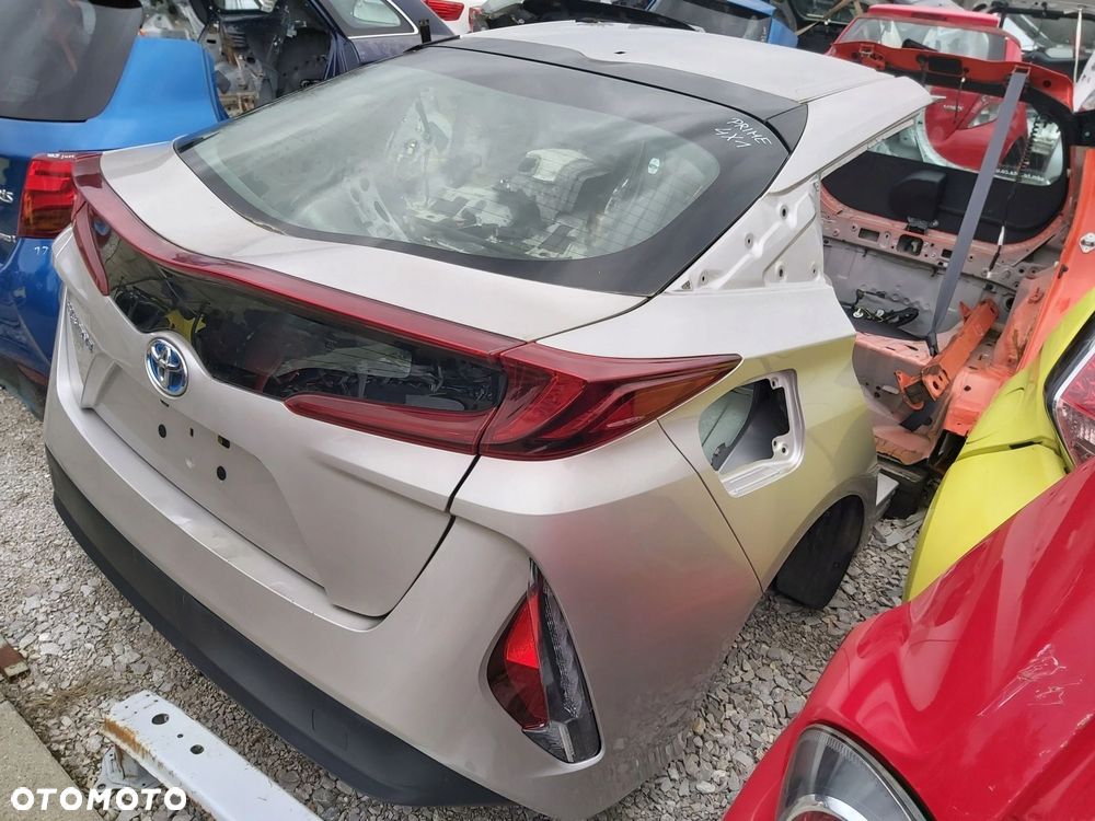 Prius IV PRIME błotnik prawy tył PLUG IN ćwiartka prawa tył