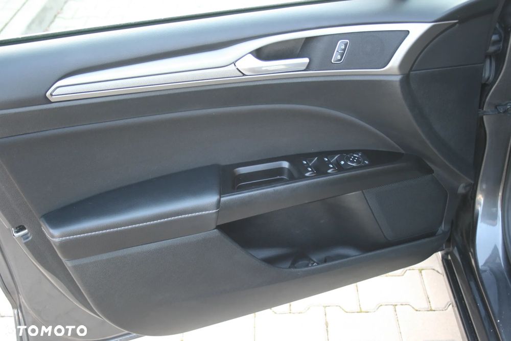 Ford Fusion - 10