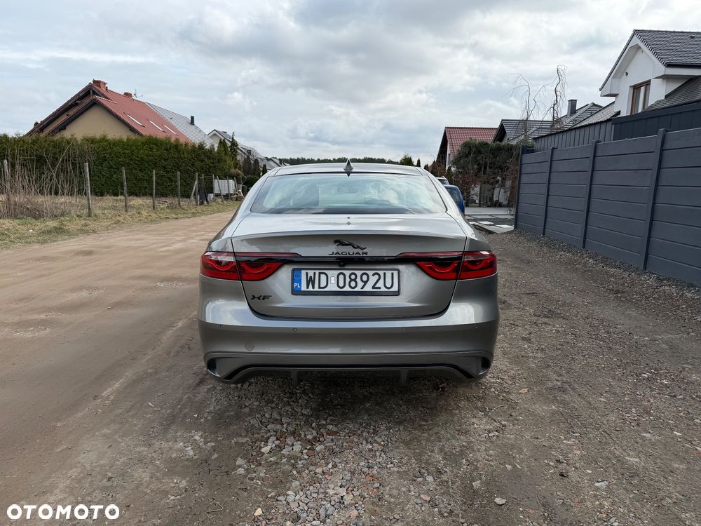 Jaguar XF P250 HSE - 3