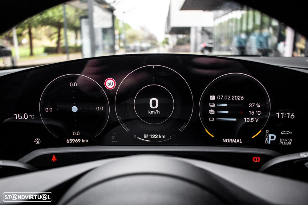 Porsche Taycan Cross Turismo 4 - 20