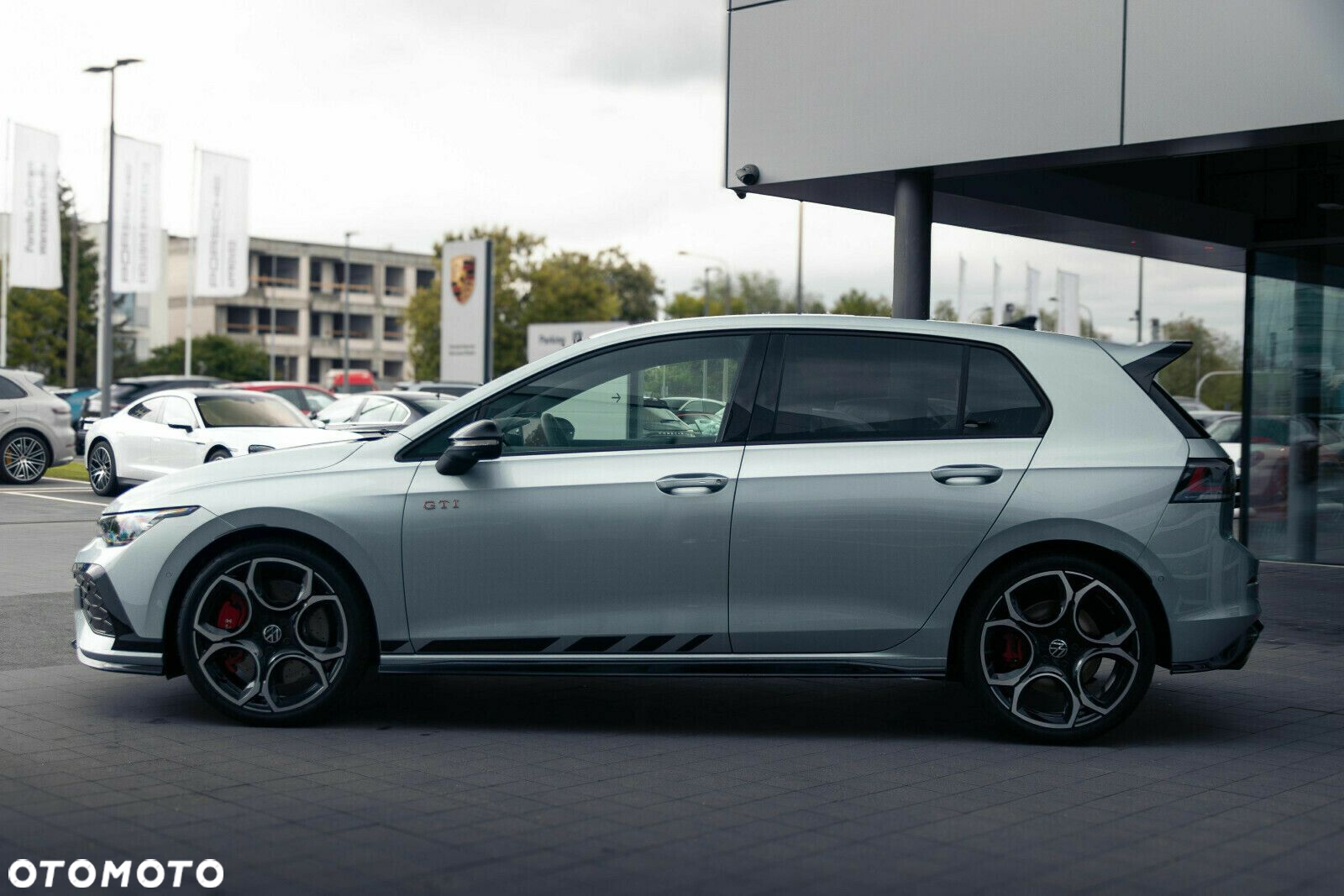 Volkswagen Golf - 8