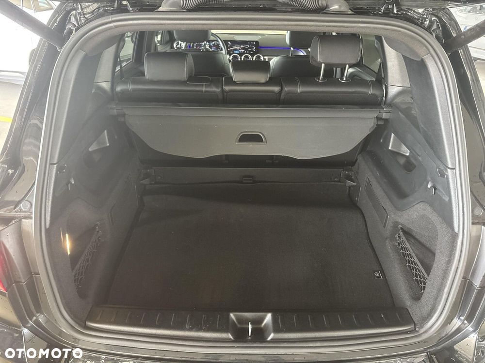 Mercedes-Benz GLB - 26
