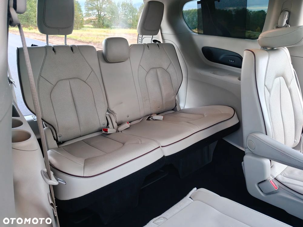 Chrysler Pacifica - 20