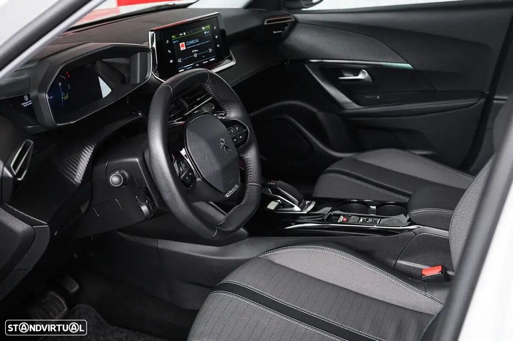 Peugeot e-2008 - 21