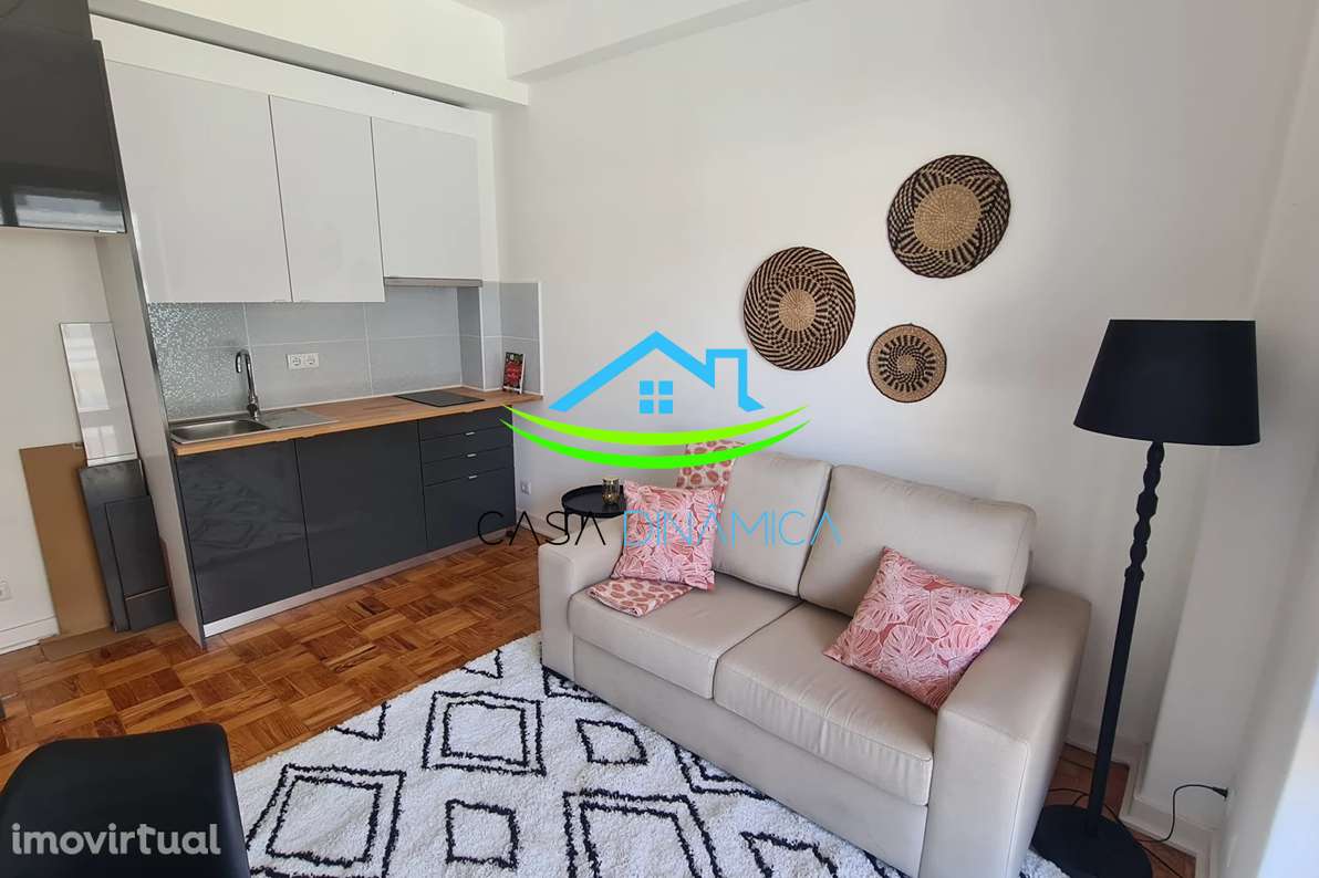 Apartamento T5 Transformado em 3 Apartamentos – Avenida Fernão de M - Grande imagem: 2/31