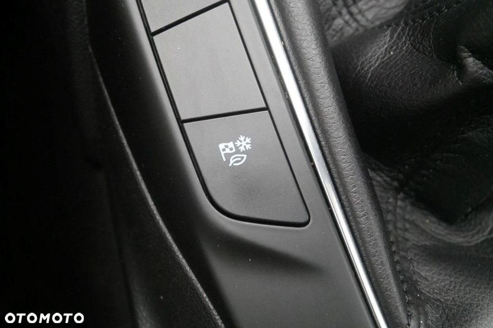 Ford Kuga - 25