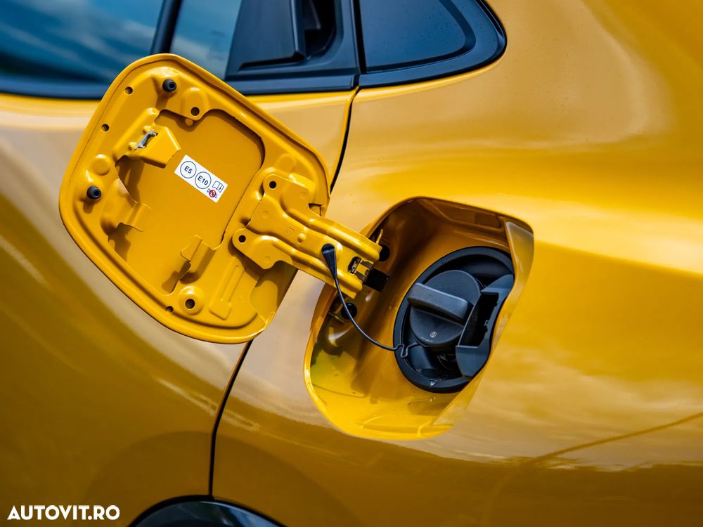 Toyota Prius ver-2-0-fwd-phev-dynamic - 9