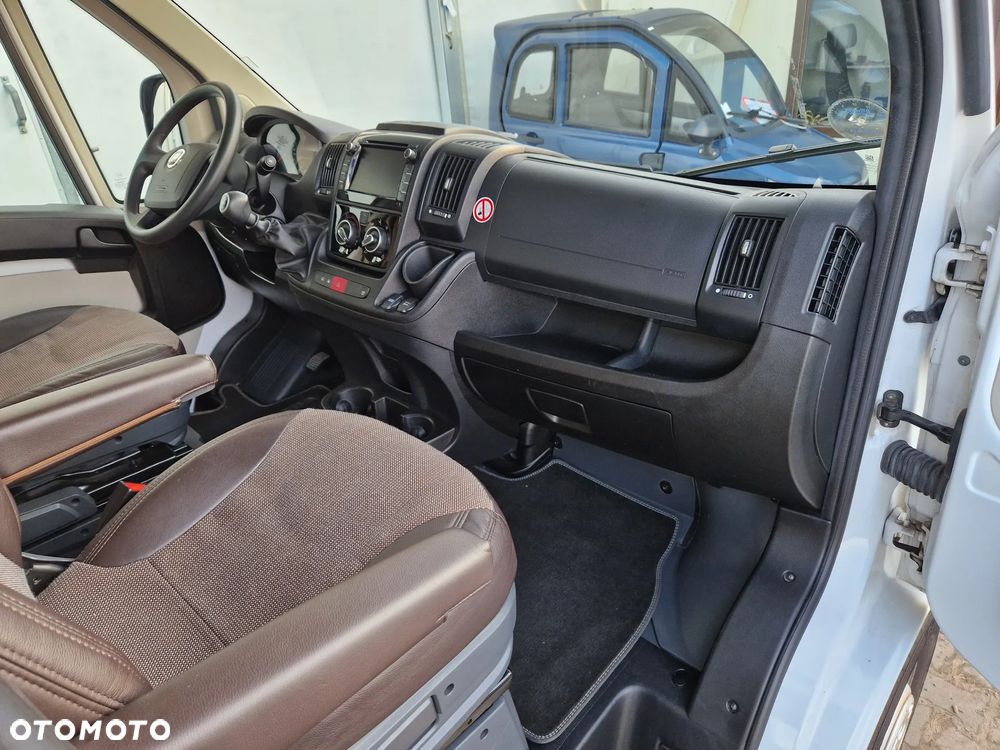 Sunlight A70 Kamper 6 Osób Alkowa Fiat 2.3 JTD Capron A62 Carado A464 - 35