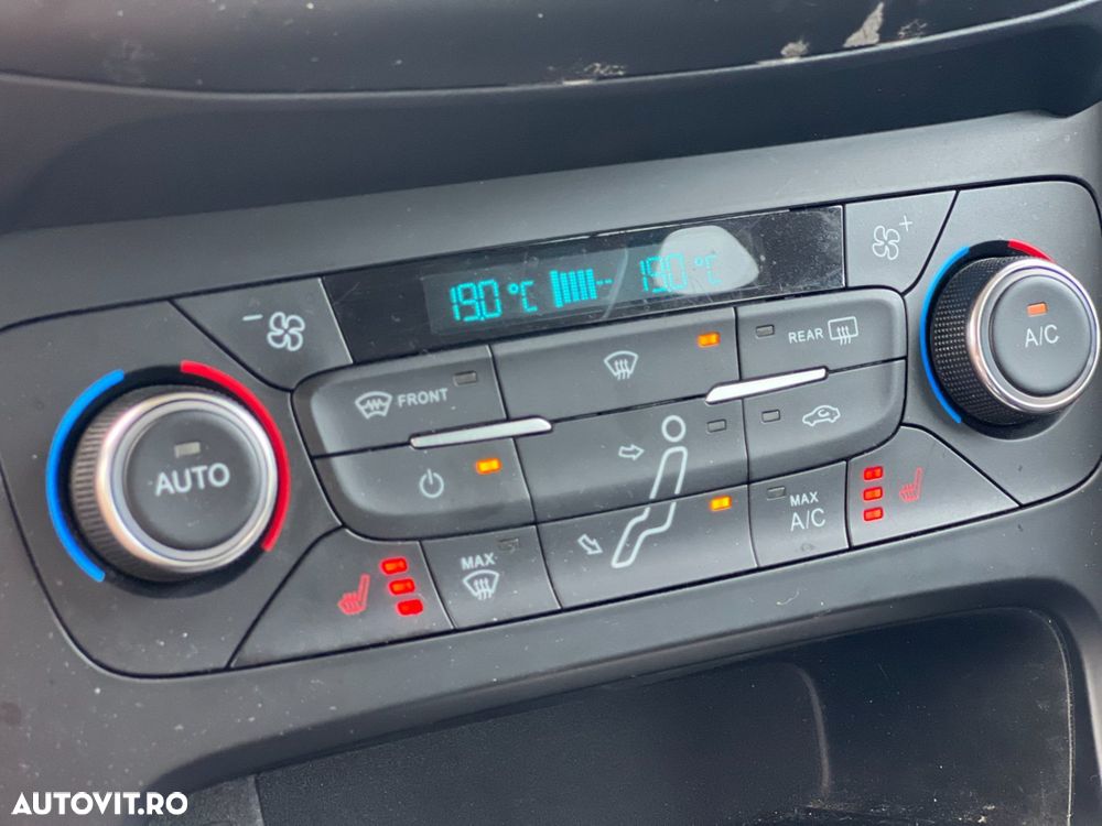 Ford Focus 1.5 EcoBoost Titanium Business - 21