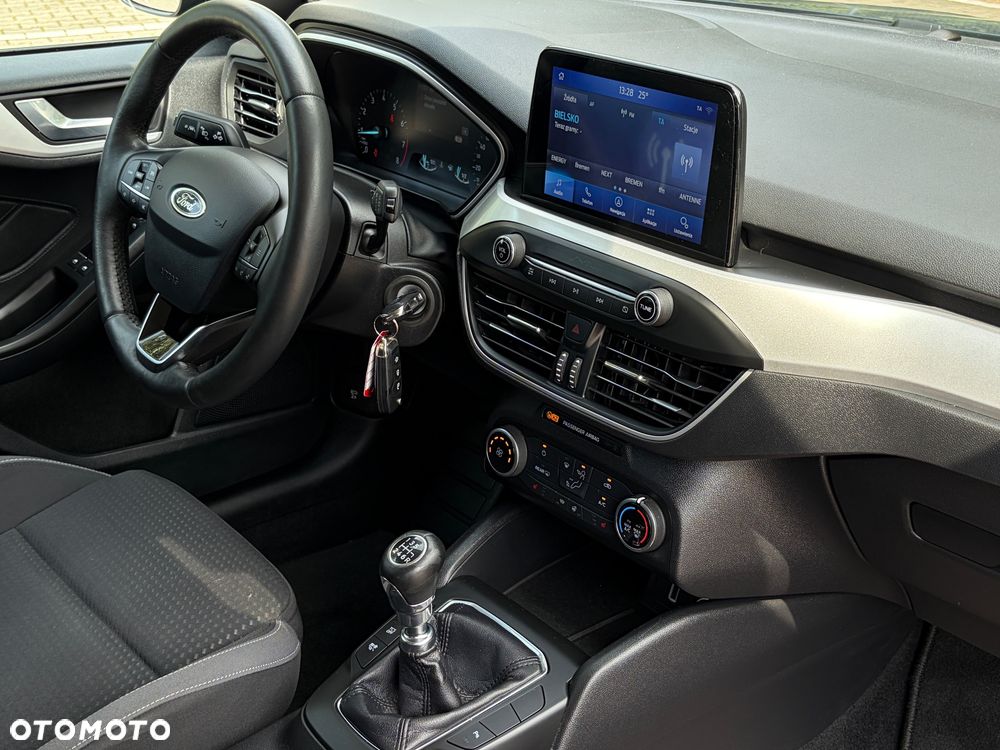 Ford Focus 1.0 EcoBoost Trend - 8