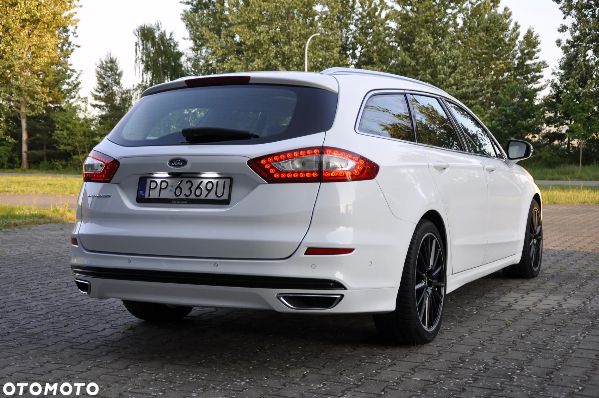 Ford Mondeo Turnier 2.0 TDCi PowerShift-Aut Allrad Titanium - 12