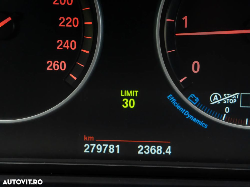 BMW Seria 5 520d AT - 38