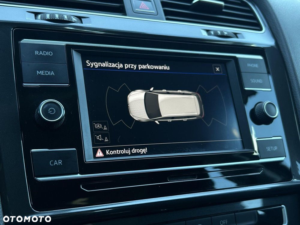 Volkswagen Golf 1.4 TSI BMT Comfortline - 22