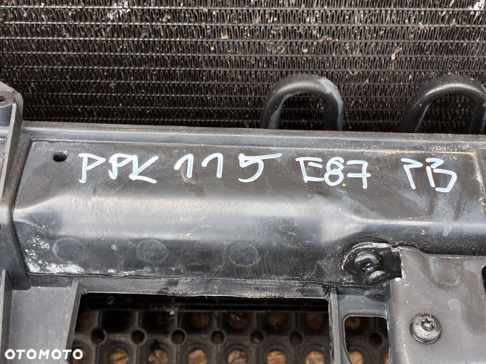 BMW 1 E87 BENZYNA PAS PRZEDNI CHŁODNICA WENTYLATOR KOMPLET - 2