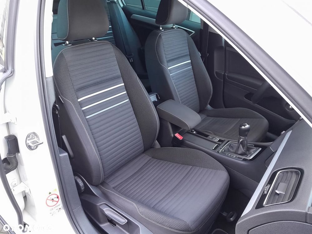 Volkswagen Golf 2.0 TDI BlueMotion Technology Cup - 32