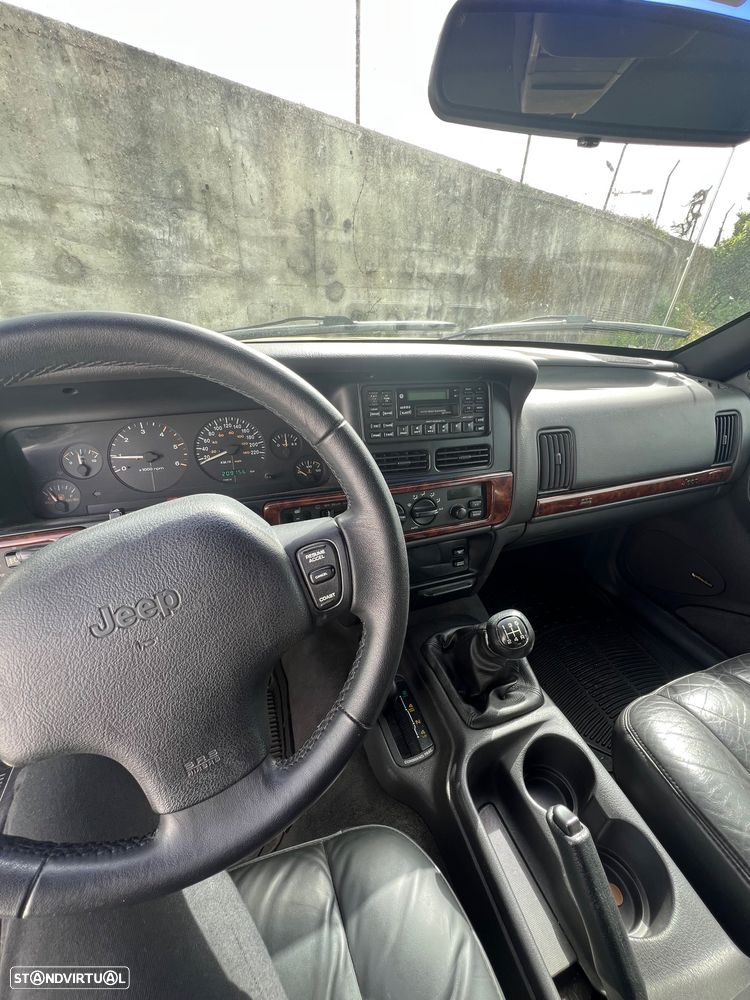 Jeep Grand Cherokee - 10