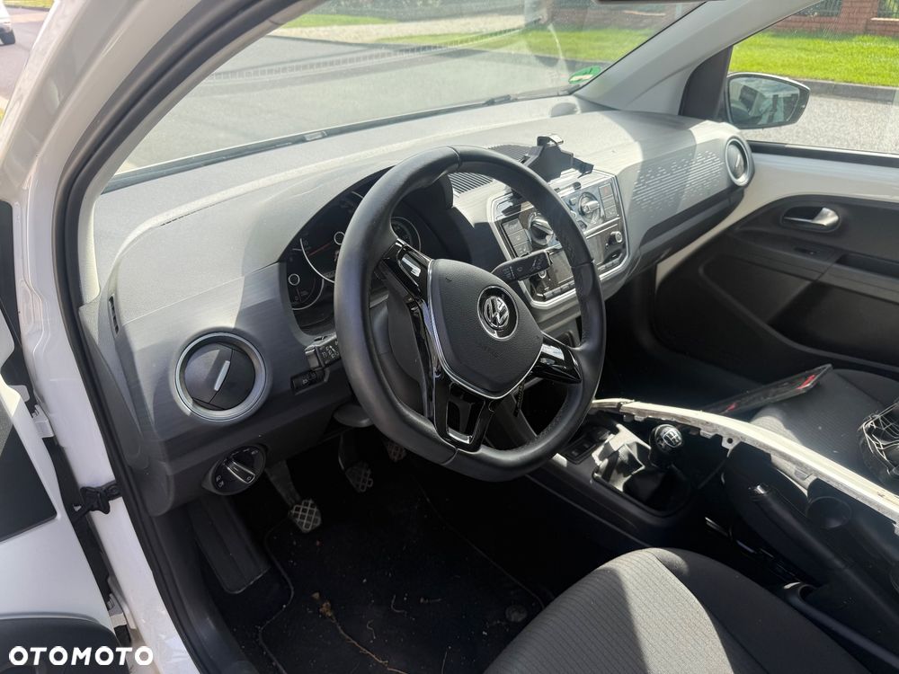 Volkswagen up! (BlueMotion Technology) sound - 9