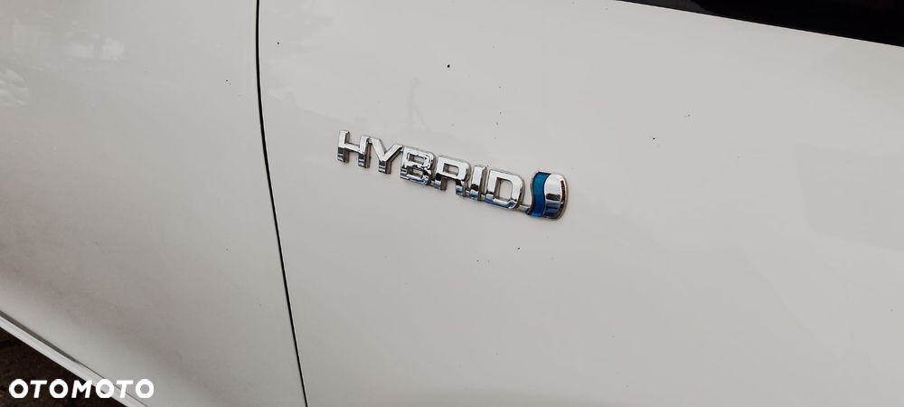 Toyota Yaris Hybrid 100 Terra - 33