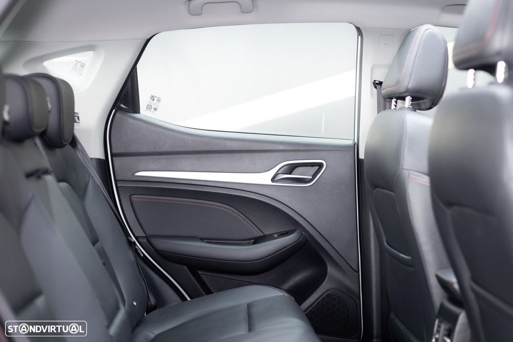 MG ZS EV 72.6 kWh Luxury OBC 11 kW - 16