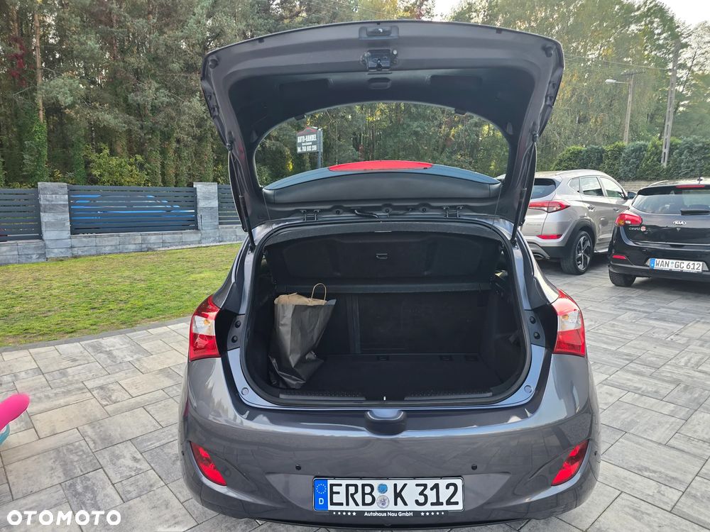 Hyundai i30 blue 1.4 Style - 19