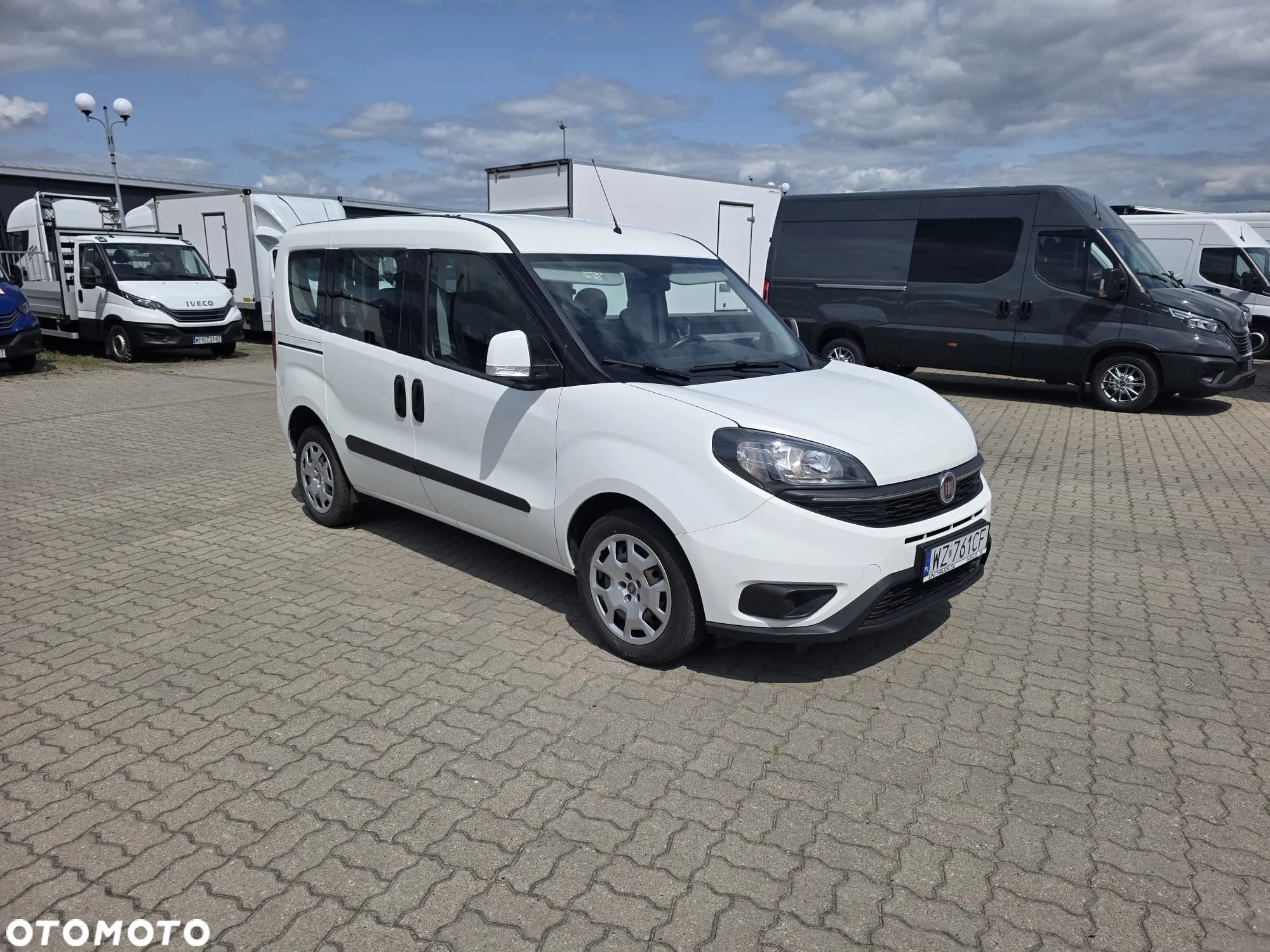 Fiat Doblo 5 osób Krajowy Drzwi Przesuwne P+L strona Hak - 4