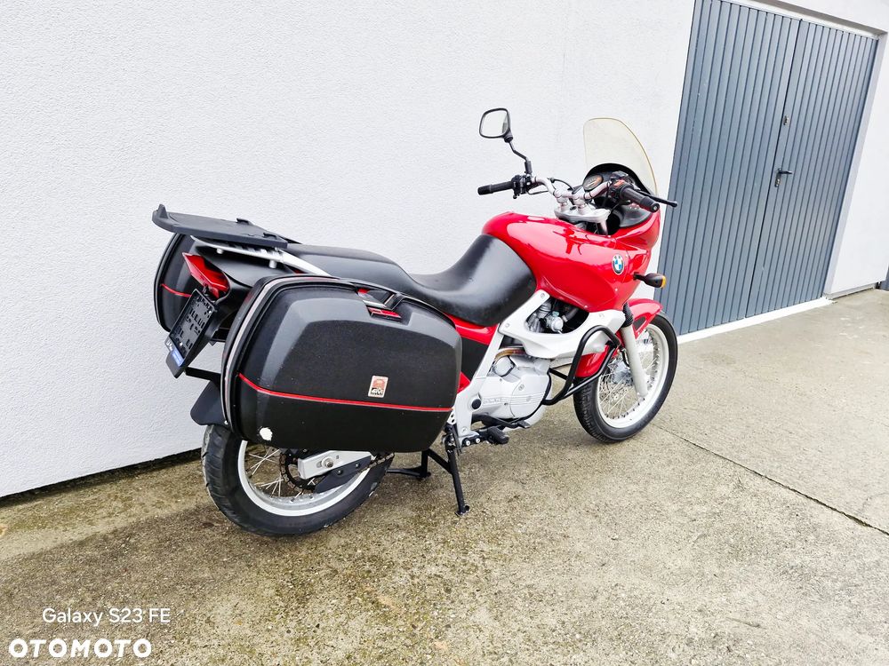 BMW F - 33
