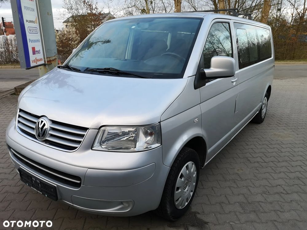 Volkswagen Caravelle - 1
