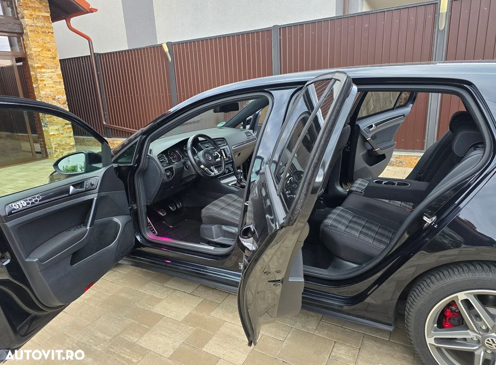 Volkswagen Golf 2.0 TDI DPF BMT GTD - 18